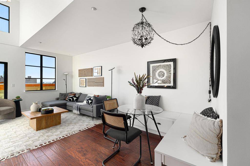 Oakland, CA 94609,4811 Telegraph Ave #508