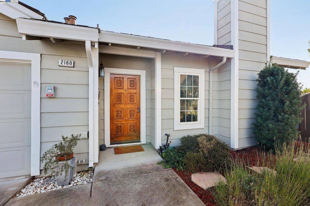 Martinez, CA 94553,2160 Range Pl