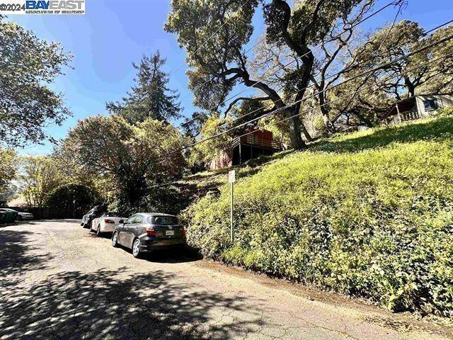 Oakland, CA 94611,5600 Merriewood Dr