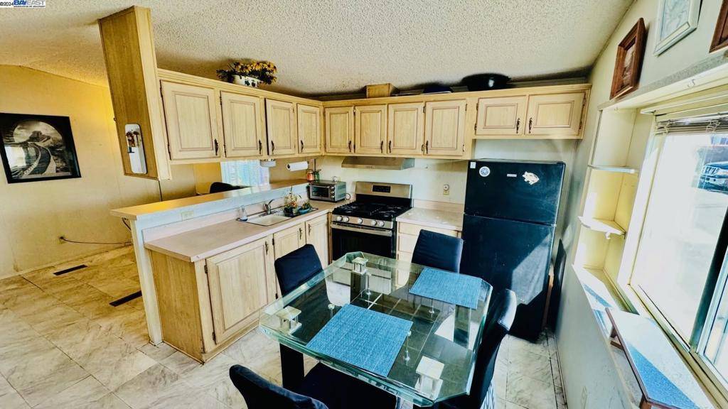 San Leandro, CA 94577,2399 E 14Th St