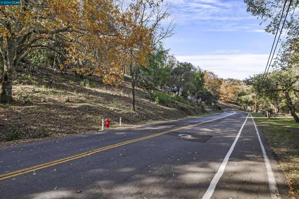 Napa, CA 94558,78 Circle Oaks Drive
