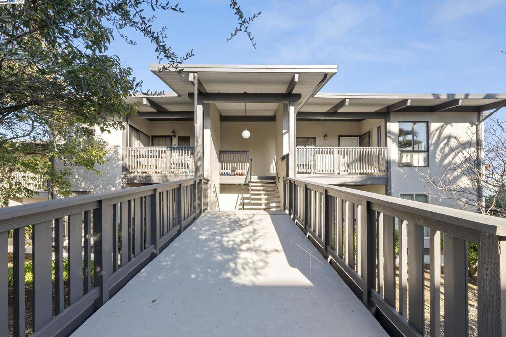 Castro Valley, CA 94546,19100 Crest Ave #10