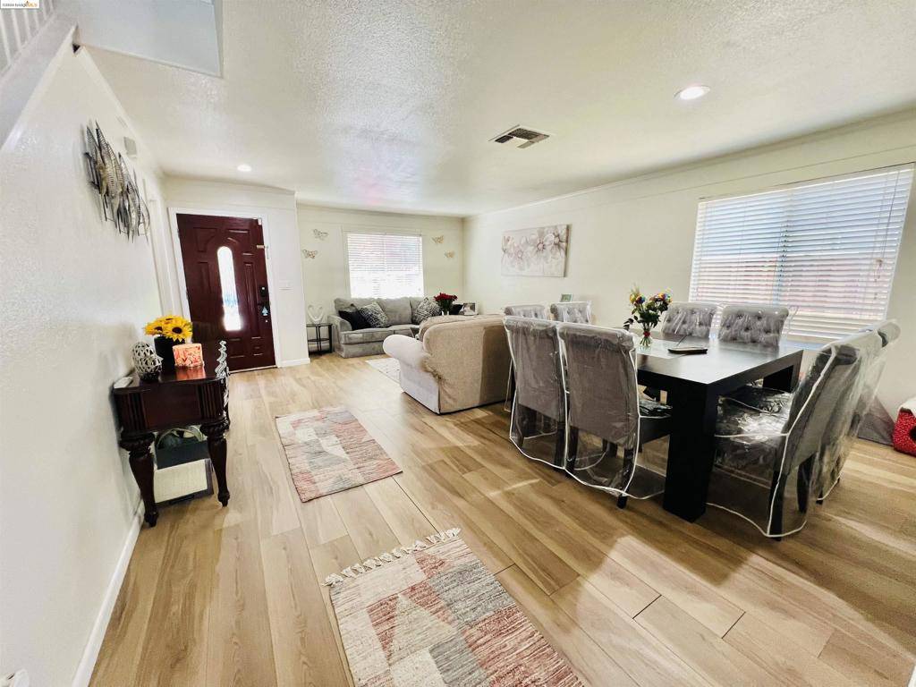 Stockton, CA 95206,2215 Dune Pl