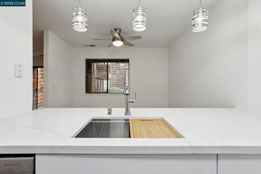 Concord, CA 94520,2450 Walters Way #11