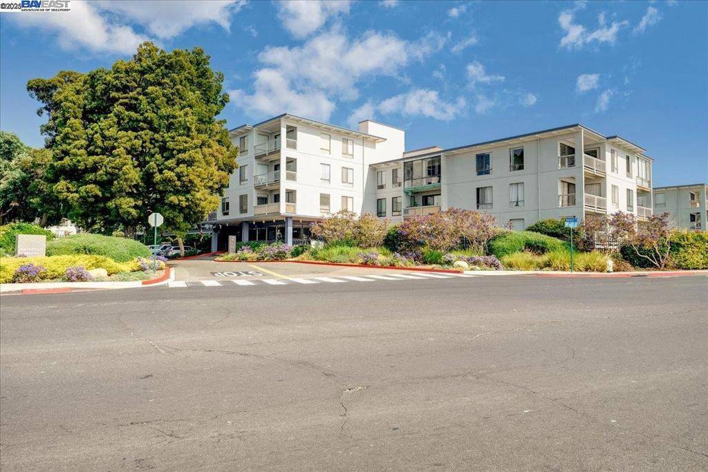 Emeryville, CA 94608,2 Admiral Dr #280