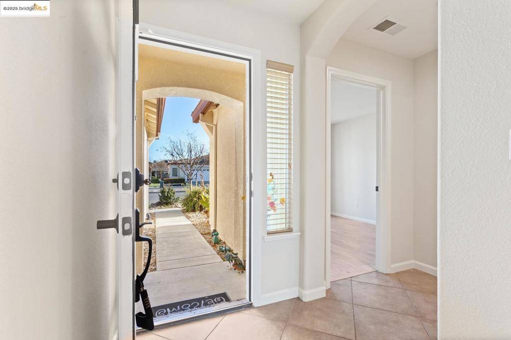Rio Vista, CA 94571,517 Palisades DR