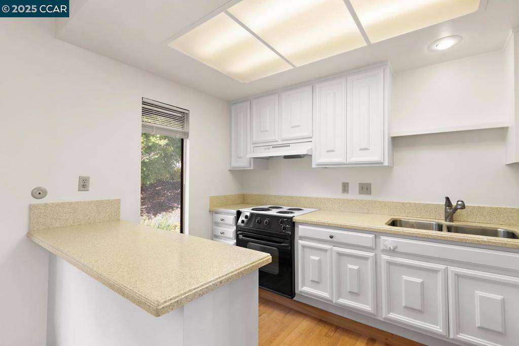 Walnut Creek, CA 94595,1329 Singingwood Ct #1