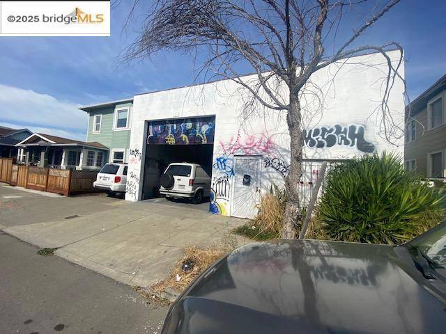 Oakland, CA 94608,970 W Macarthur Blvd