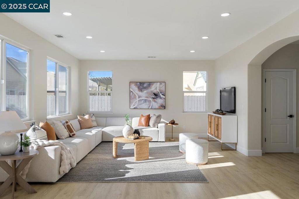 Tracy, CA 95377,2312 Tennis Ln