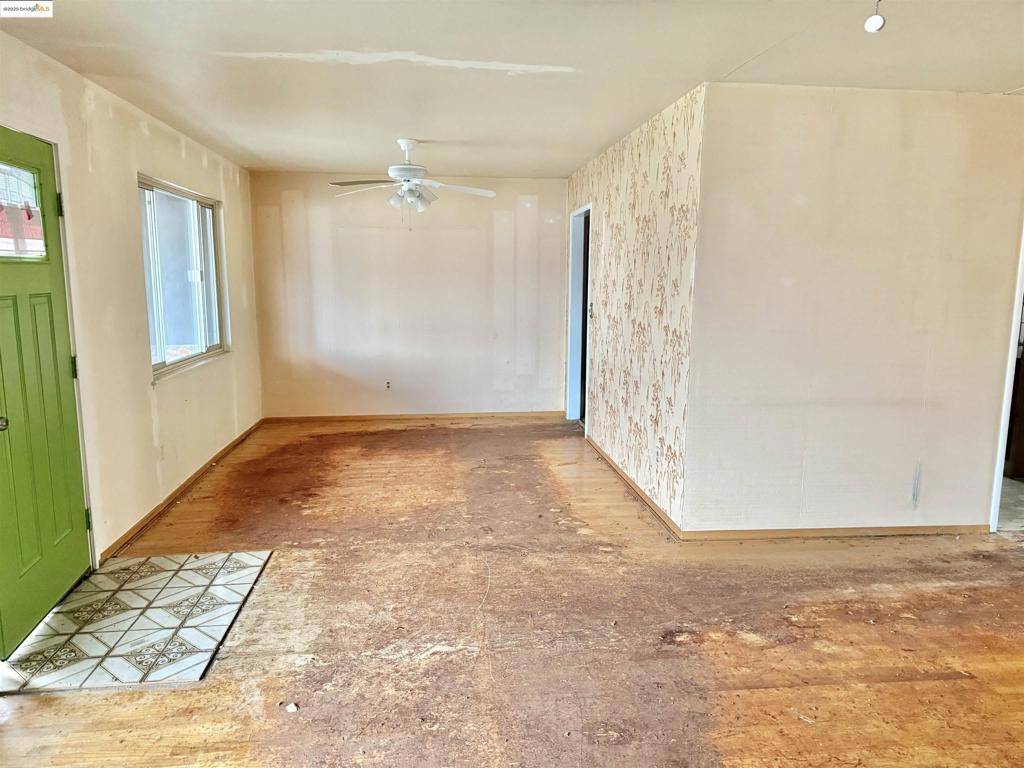 Rio Vista, CA 94571,949 Flores Way
