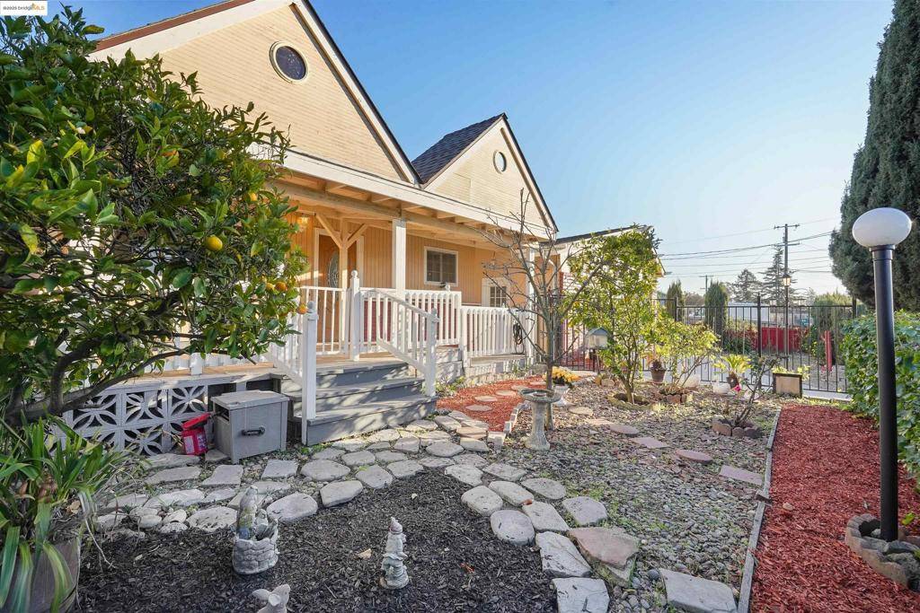 El Sobrante, CA 94803,940 Juanita Dr