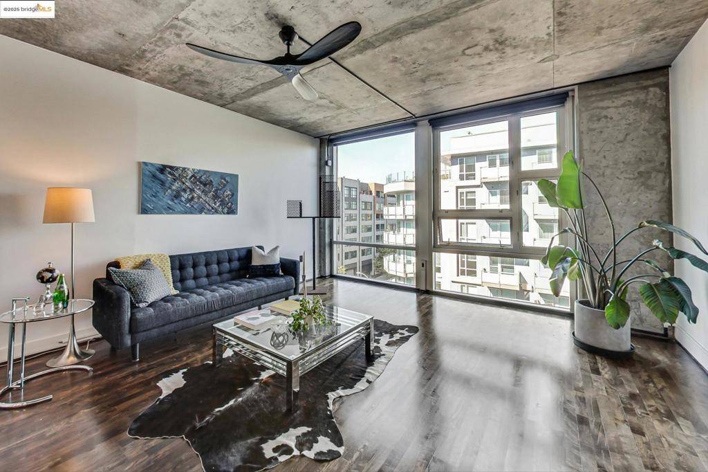 Oakland, CA 94607,311 Oak Street #703