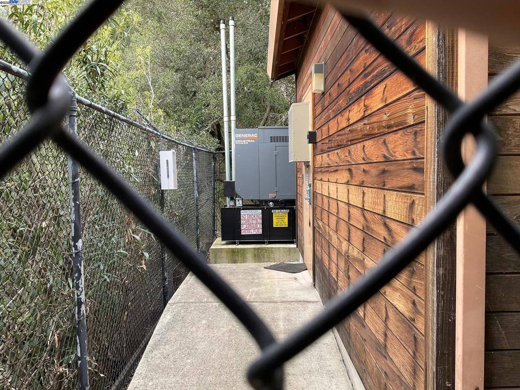 Pleasanton, CA 94588,3984 Foothill Rd