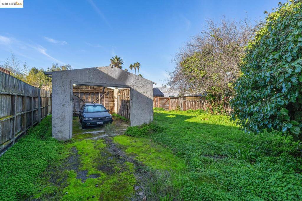 Berkeley, CA 94702,3032 Mabel St