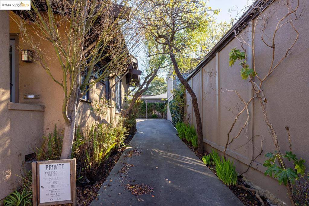 Berkeley, CA 94707,1714 Solano Ave