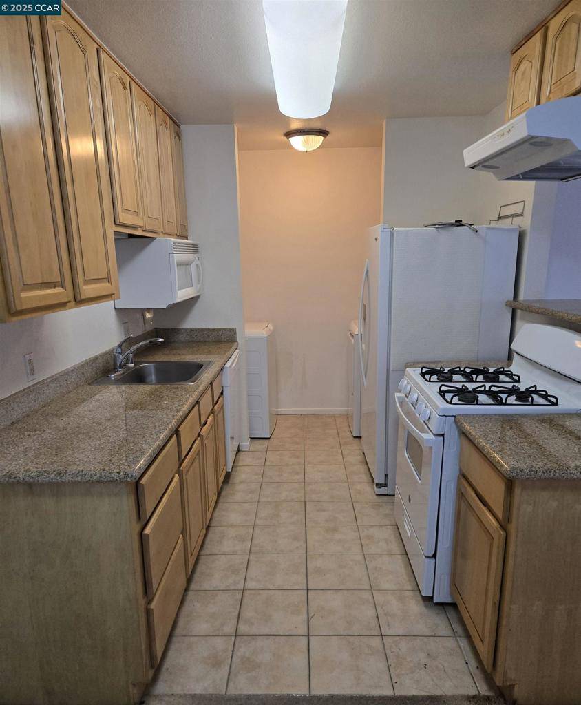 Pittsburg, CA 94565,2189 Lakeview Cir