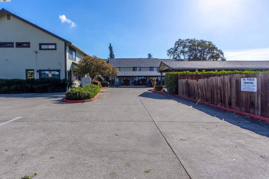 Hayward, CA 94541,389 Laurel Ave #4