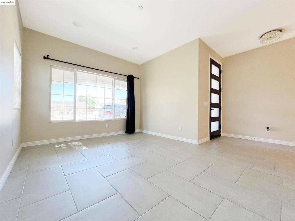 Palmdale, CA 93591,40154 E 179th Street