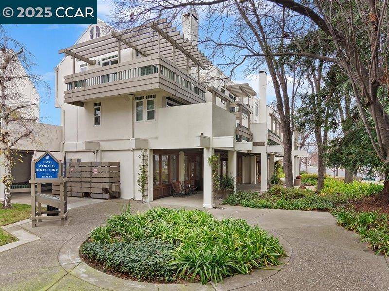 Pleasant Hill, CA 94523,101 Gregory Lane #45