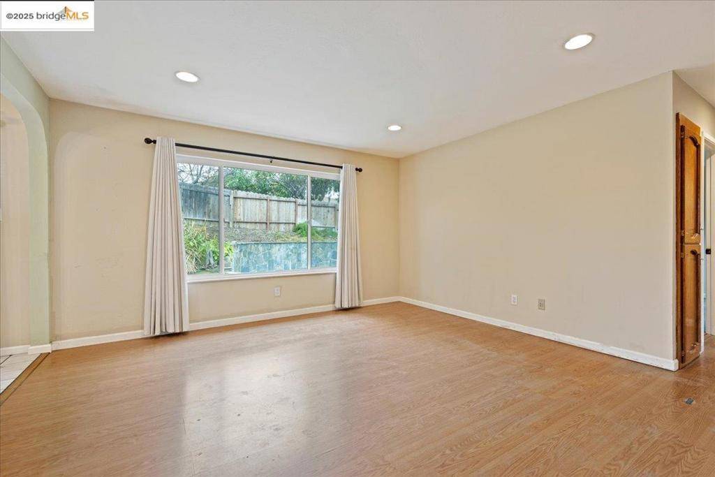 Pittsburg, CA 94565,976 Jensen Cir