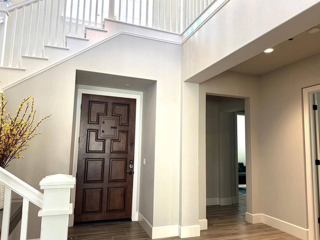 Irvine, CA 92602,103 Crosswinds