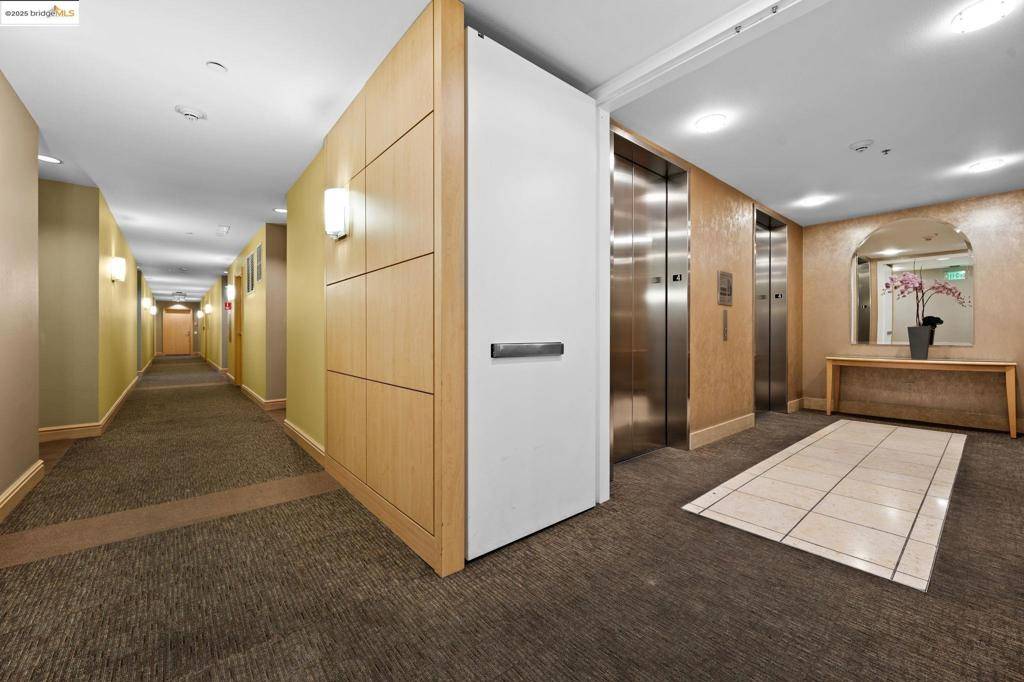 Oakland, CA 94612,1 Lakeside Dr #415