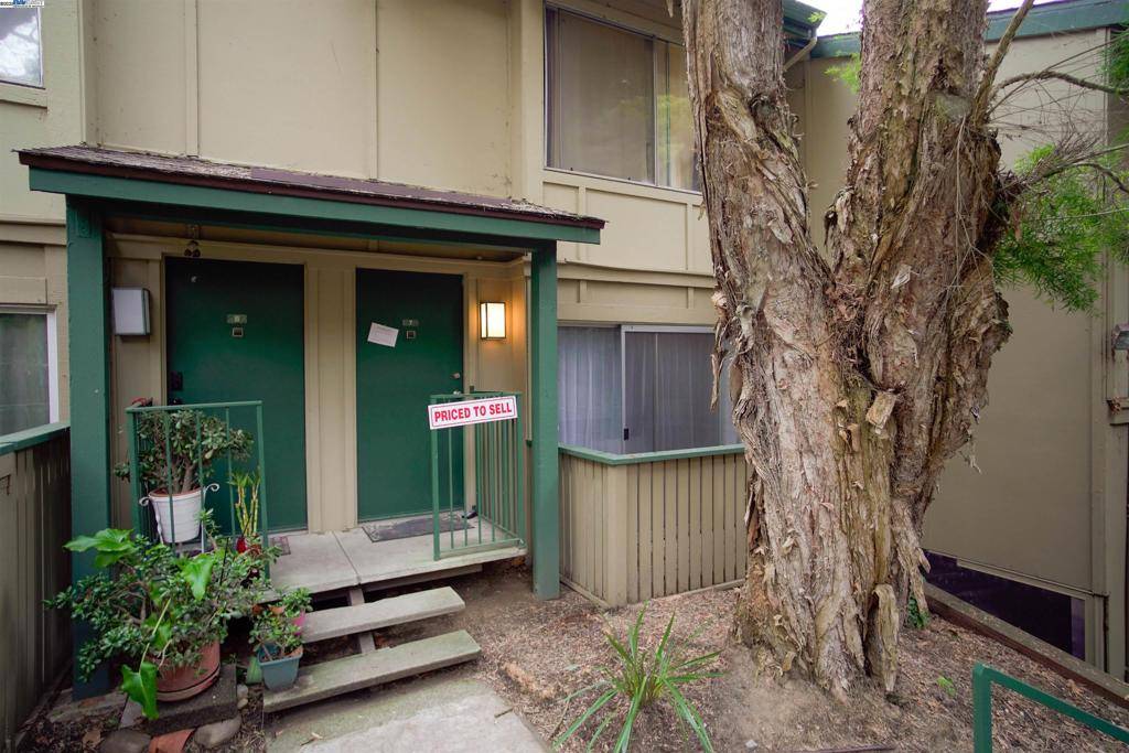 Daly City, CA 94015,372 Imperial Way #7