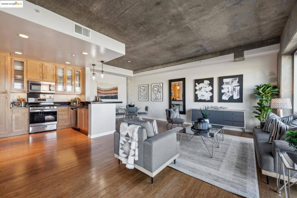 Oakland, CA 94607,428 Alice St #422