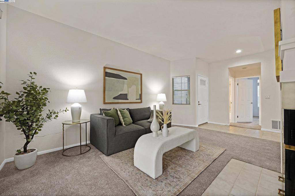 Pleasanton, CA 94588,7670 Canyon Meadow Cir #E