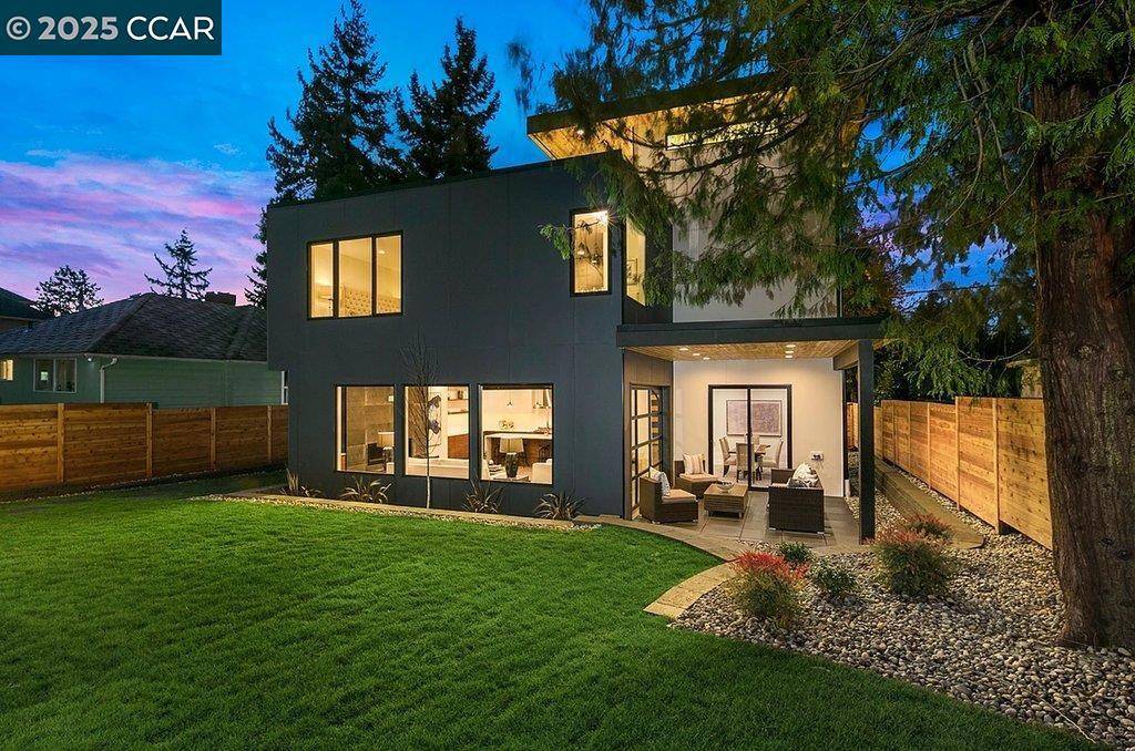 Oakland, CA 94611,0 Woodrow Dr