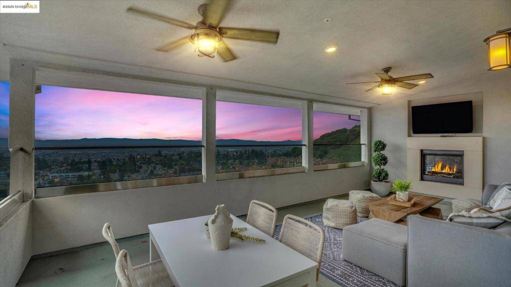 Oakland, CA 94605,6707 Skyview Dr
