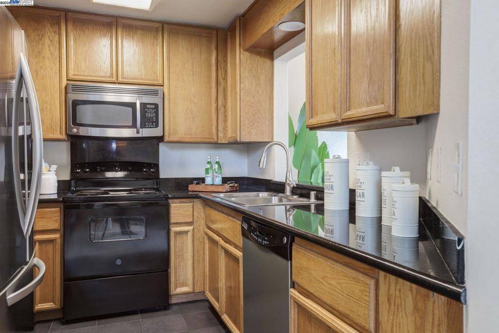 Fremont, CA 94536,37090 Penzance Cmn
