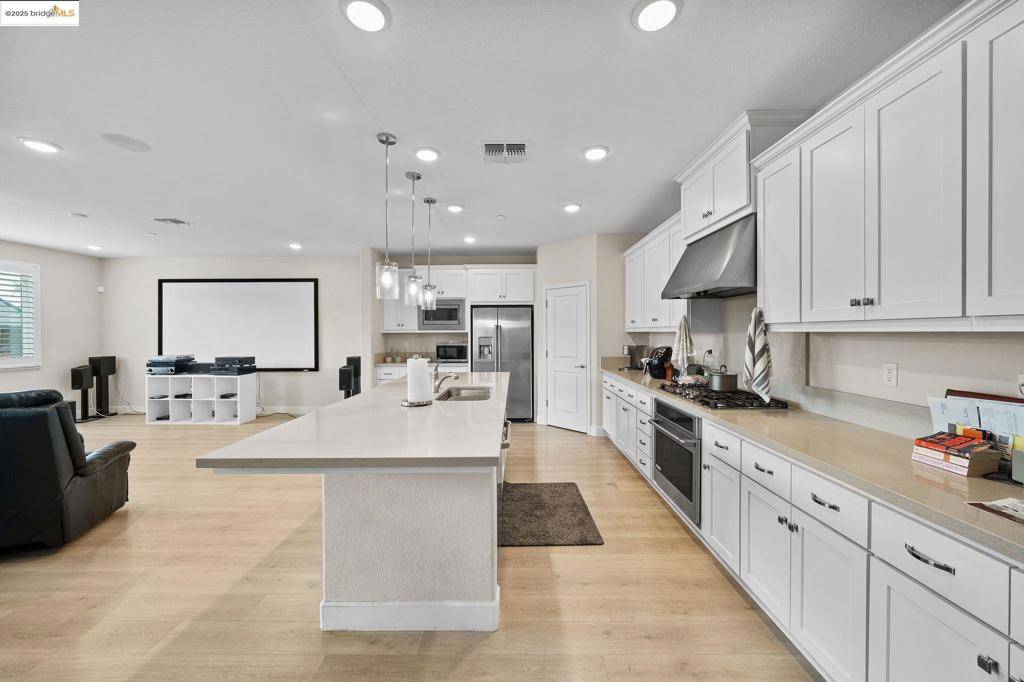 Manteca, CA 95336,1052 Camborne Dr