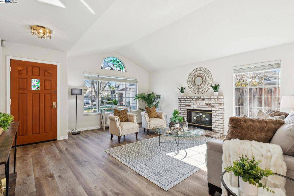 Pleasanton, CA 94588,3747 Rose Rock Cir