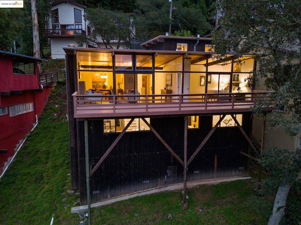 Oakland, CA 94611,6866 Thornhill Dr
