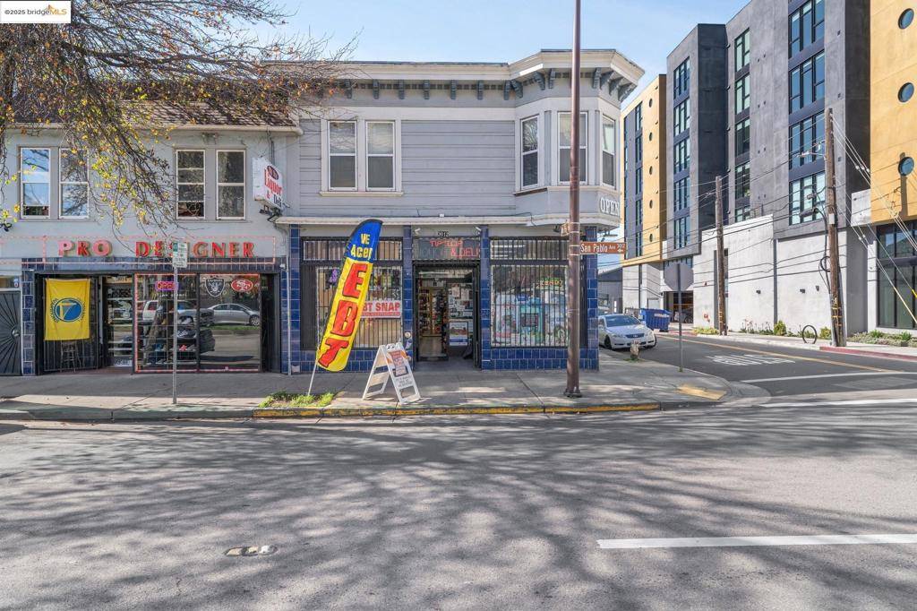 Berkeley, CA 94702,3012 San Pablo Ave