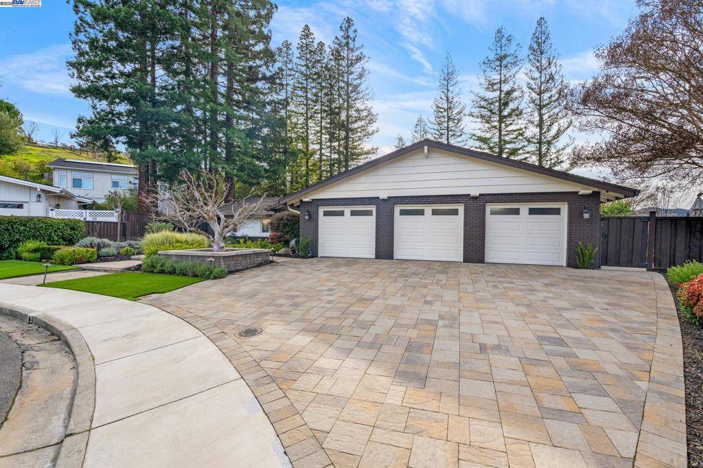 Danville, CA 94526,84 Alta Loma Court