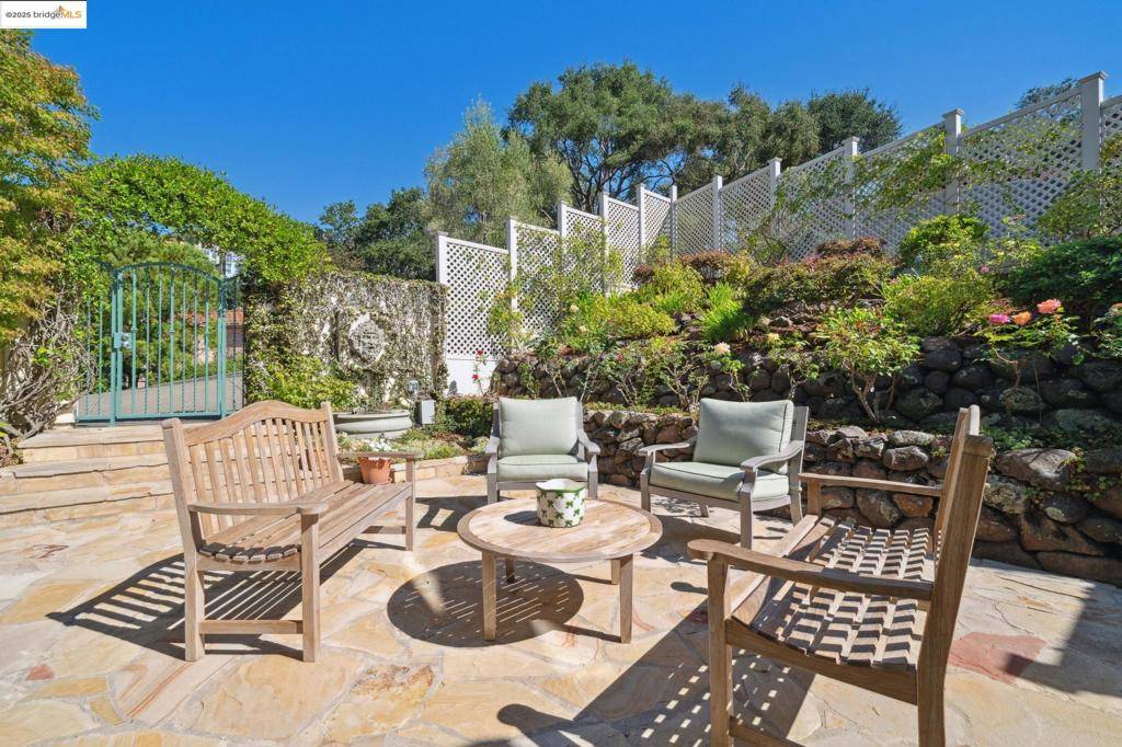 Berkeley, CA 94705,29 Live Oak RD