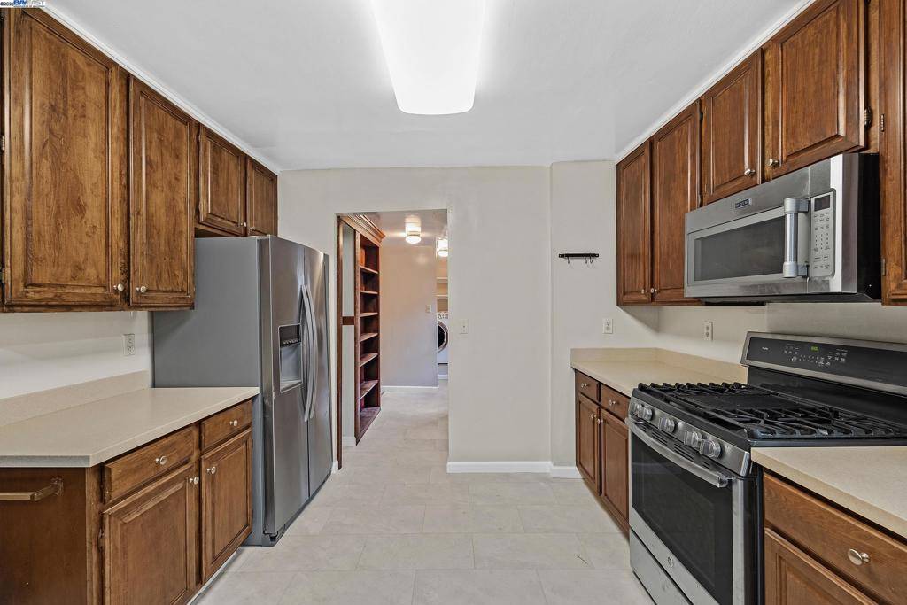 Hayward, CA 94542,1074 Highland Blvd