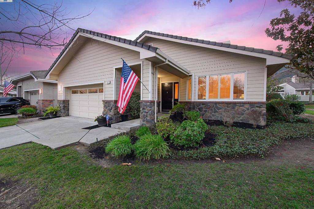 Pleasanton, CA 94588,7871 Honors Court