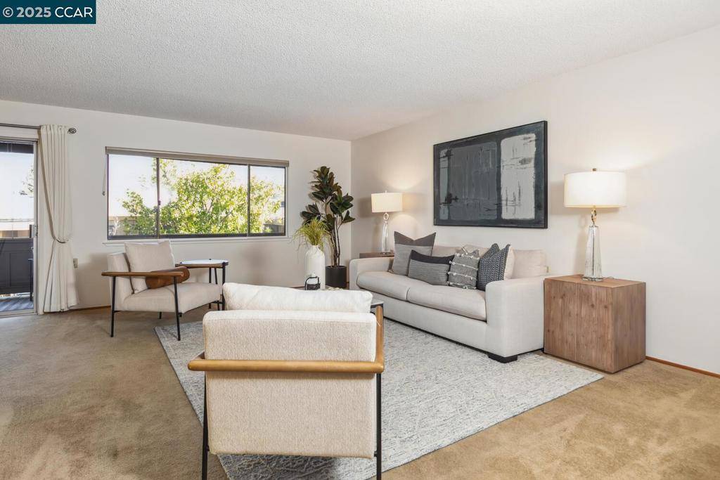 Walnut Creek, CA 94595,1300 Canyonwood Ct #2