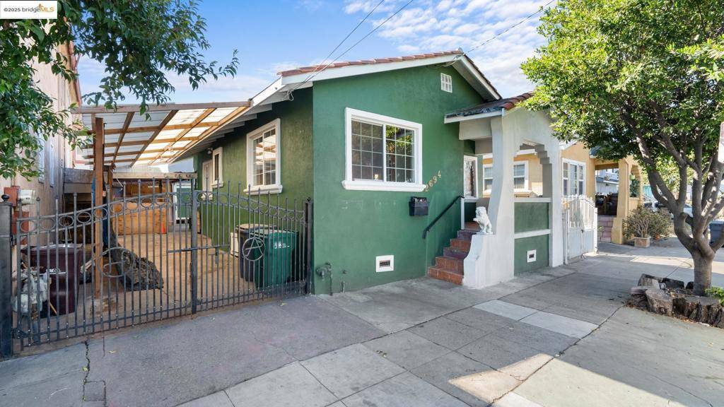 Oakland, CA 94605,2694 74th Ave
