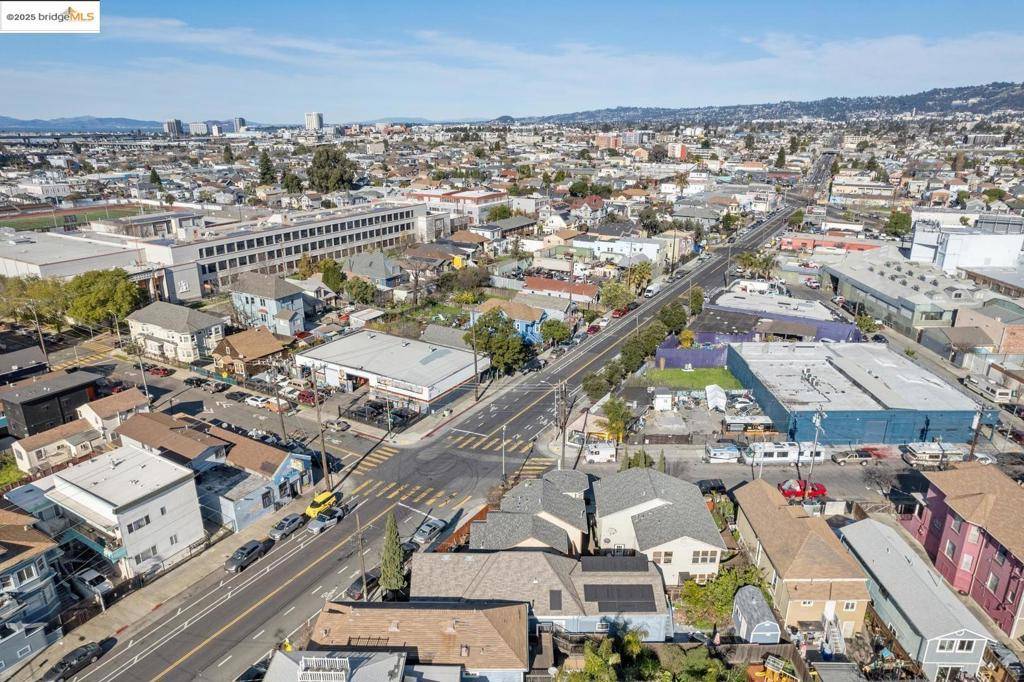 Oakland, CA 94607,2524 Market ST