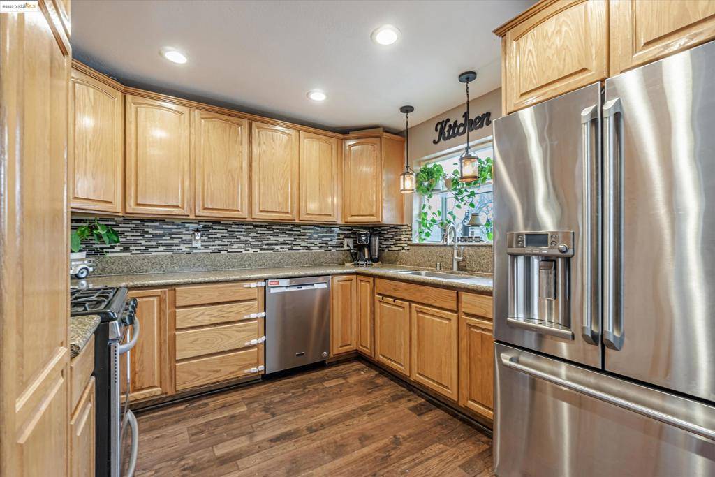 Pleasant Hill, CA 94523,327 4Th Ave