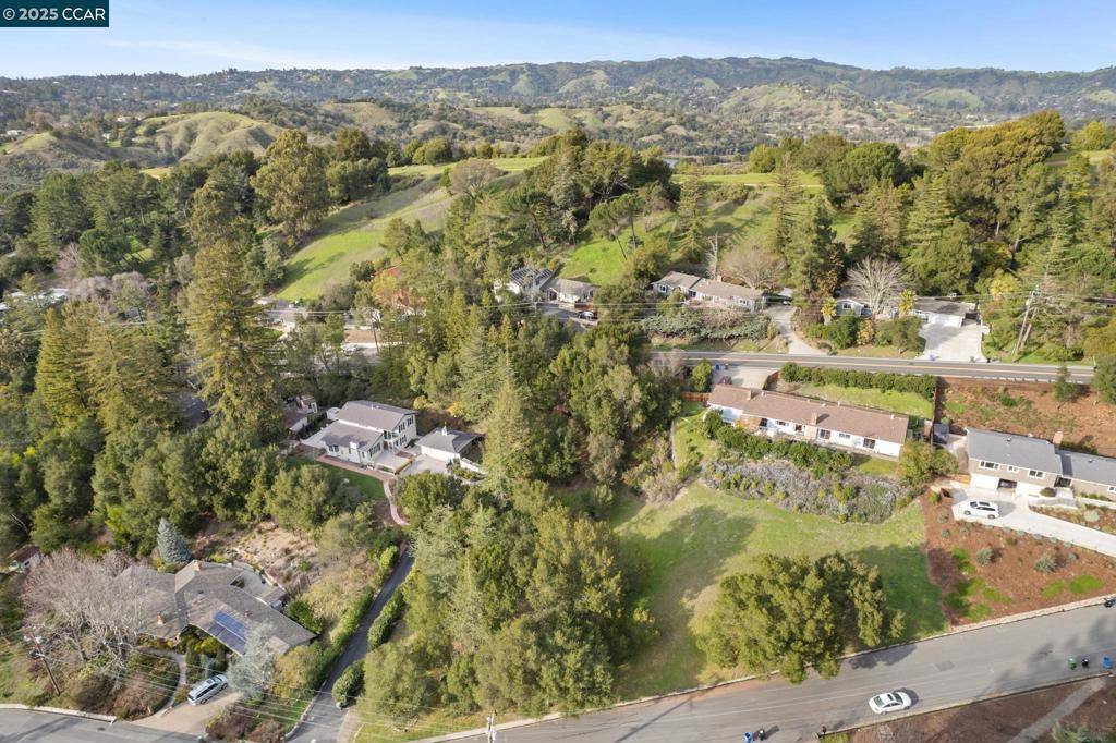 Orinda, CA 94563,0 Lind Ct