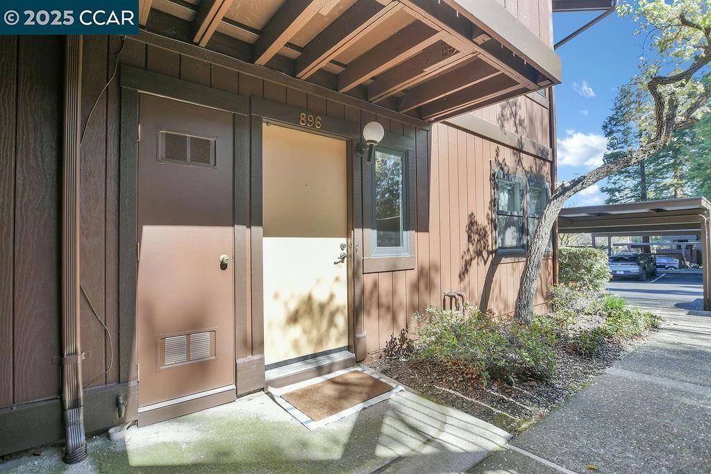 Pleasant Hill, CA 94523-1223,896 Camelback Place