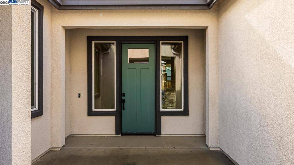 Manteca, CA 95336,1084 Kestrel Street