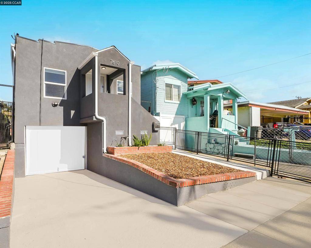 Oakland, CA 94605,7610 Hillside St