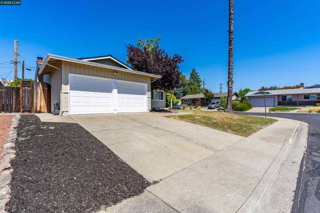 Concord, CA 94518,956 Chalet Dr