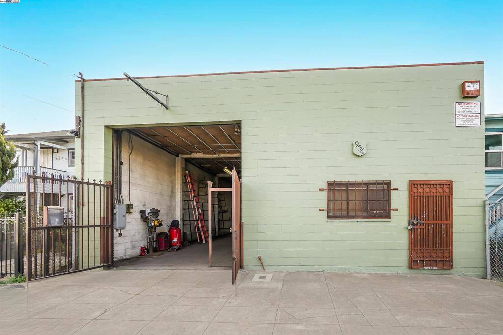 Oakland, CA 94621,954 86Th Ave